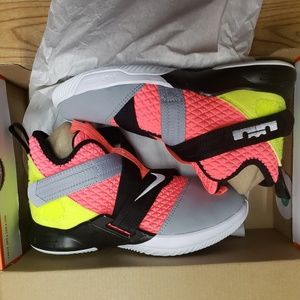 Nike Lebron Soldier XiI Size 2y NIB
